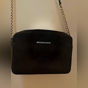 Michael Kors Elegant Black Chain Shoulder Bag
